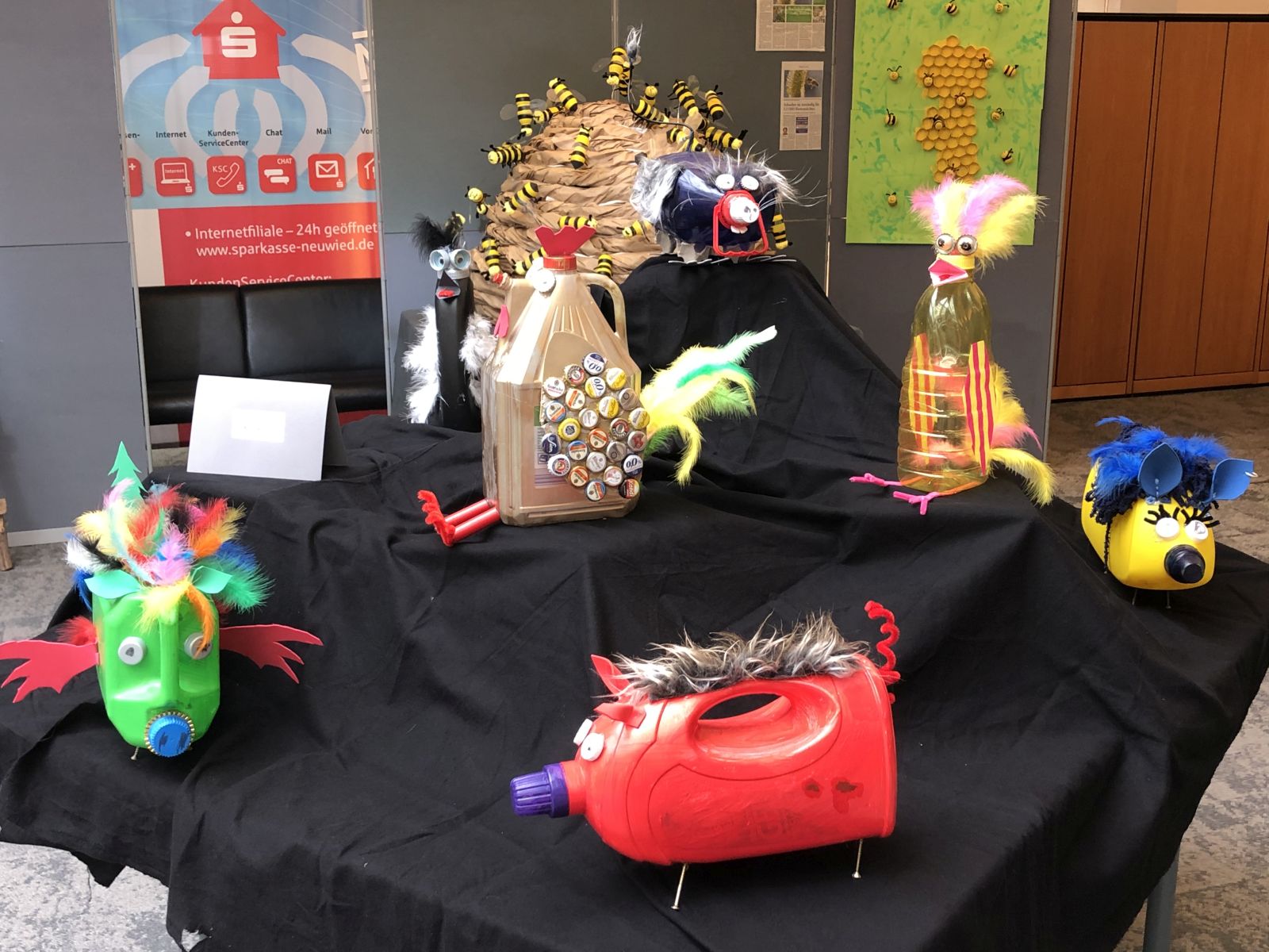 “Bunte Welt der Plastiktiere“: Integrative Kita präsentiert eine